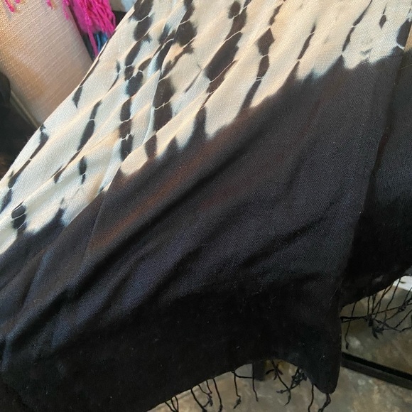 Black and white tye dye pashmina/scarf - Picture 3 of 6
